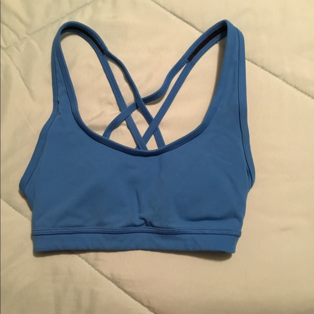 Sports bra, crisscrossed back